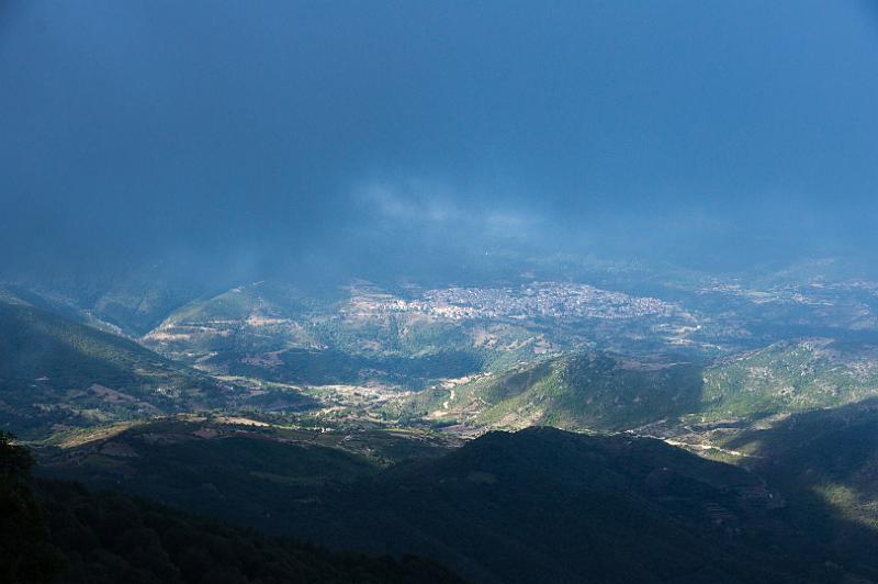 160919_1005_T06537_MonteCorrasi_hd.jpg - Aufstieg in Wolken zum Monte Corrasi